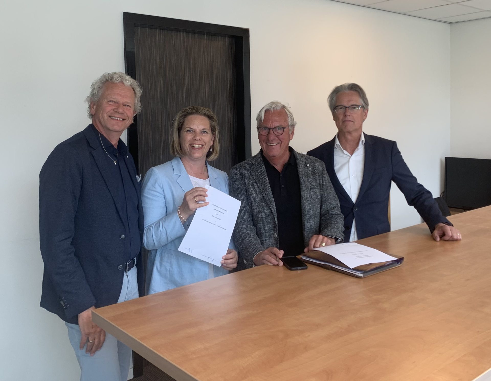 Ondertekening van de samenwerking tussen BouwGilde Rijnland en Bouwend Nederland Stichting Gouwe Rijnstreek