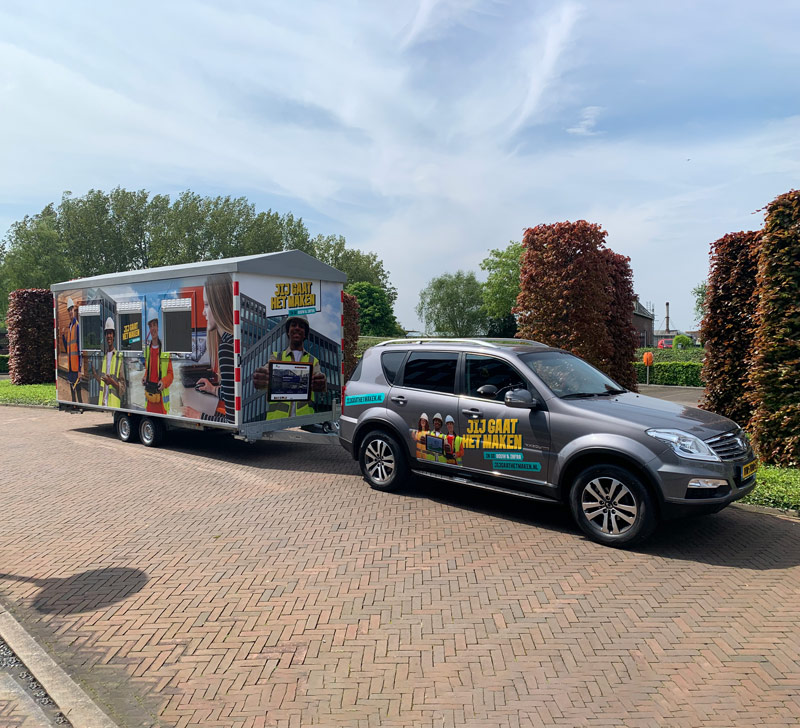 De Bouwlab-auto met trailer
