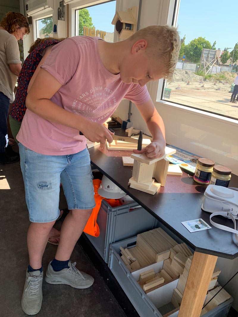 Kinderen aan de slag in de Bouwlab-workshop